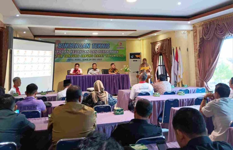 Bimbingan Teknis Pelaporan Keuangan dan Perpajakan Kabupaten Tanjung Jabunh Barat di Aula Hotel Rivoli Kuala Tungkal, 24 Juli 2023