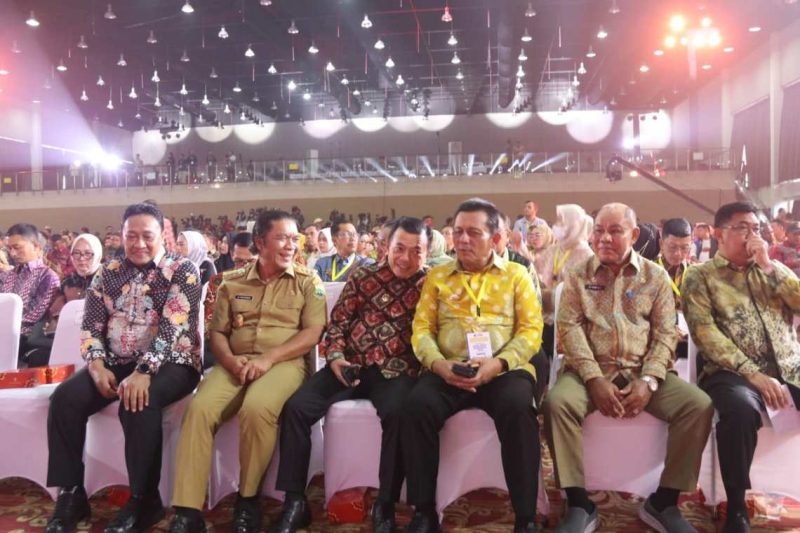 Gubernur Al Haris menghadiri acara puncak Hari Pers Nasional (HPN) yang dilaksanakan di Kawasan Ancol yaitu di Gedung Ecopark, DKI Jakarta, Selasa (20/02/2024). [Foto: Diskominfo/Agus]