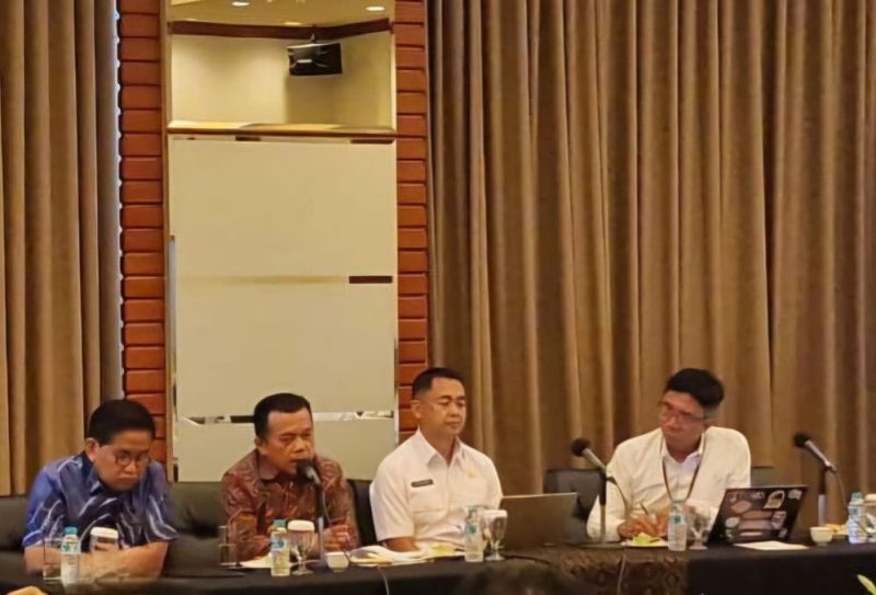 Gubernur Al Haris saat Rapat di Hotel Millenium Jakarta, Rabu (4/9/2024).