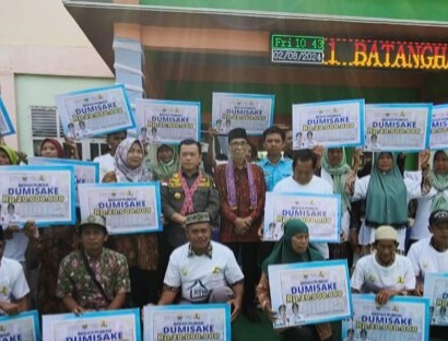 Warga Batanghari Terima Bantuan Dari Guburnur Jambi