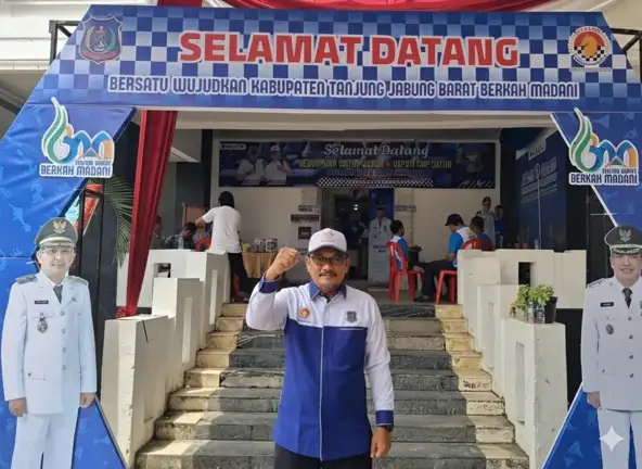 Ketua Percasi Kabupaten Tanjung Jabung Barat, H. Muh Sjafril Simamora, SH, menghadiri Kejurprov Catur Jambi 2025 di Gedung Pola Kuala Tungkal, Senin (13/10/2025). 