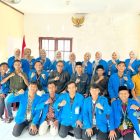 Mahasiswa KUKERTA Posko 15 IAI An-Nadwah Kuala Tungkal berfoto bersama Dosen Pembimbing Lapangan dan jajaran Pemerintah Kelurahan Senyerang usai prosesi penarikan KUKERTA.