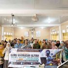 Foto bersama tim dosen Universitas Dinamika Bangsa dan guru MAN 1 Tanjung Jabung Barat usai pelaksanaan Pengabdian kepada Masyarakat (PkM) berupa pelatihan koding dan kecerdasan artifisial (AI) untuk mendukung pengembangan pembelajaran digital, Rabu (29/7/2026).