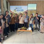 Foto : Pimpinan Bulog Cabang Kuala Tungkal dan Pegawai Bulog Kuala Tungkal.